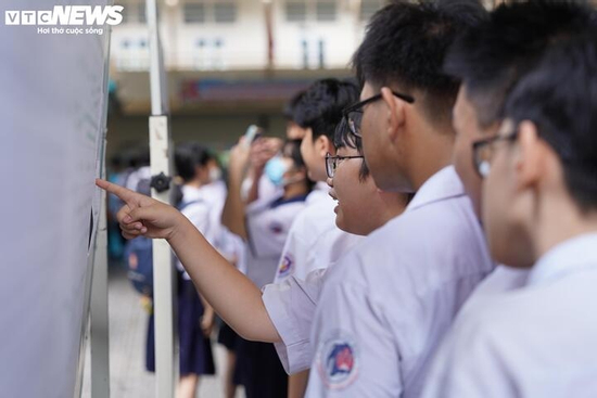 Sau khi biết điểm chuẩn lớp 10 chuyên, thí sinh TP.HCM cần làm gì?