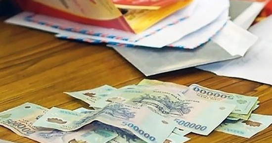 Tưởng mẹ 'cướp' trắng 2,3 tỷ tiền mừng cưới, 2 năm sau cuộc gọi từ anh trai khiến cô bật khóc