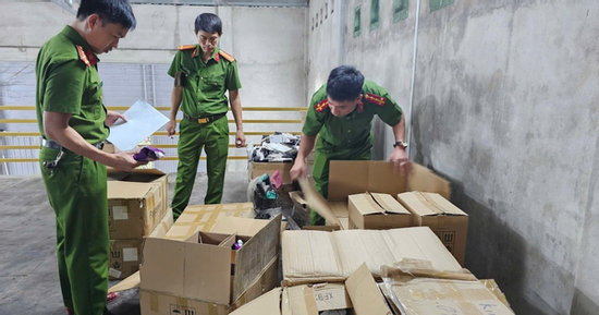 Hàng tấn mỹ phẩm không rõ nguồn gốc vừa phát hiện ở Quảng Trị