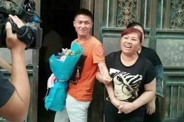 Bị bắt cóc lúc 3 tuổi, vừa nhận lại bố mẹ ruột thì nhận luôn lời mời thừa kế cơ nghiệp trăm tỷ từ bố mẹ nuôi