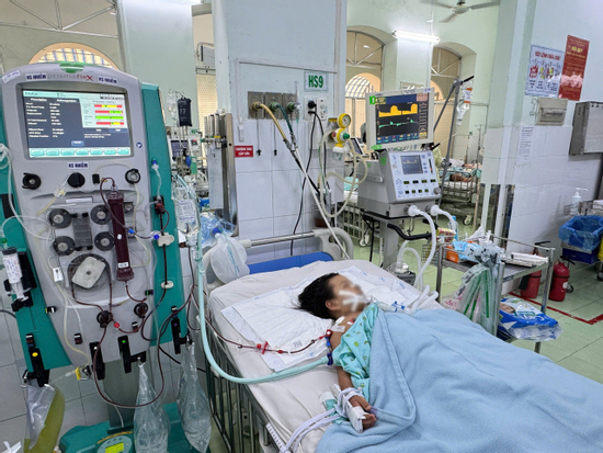 Sốt xuất huyết bùng phát ở TP.HCM, nhiều trẻ nguy kịch
