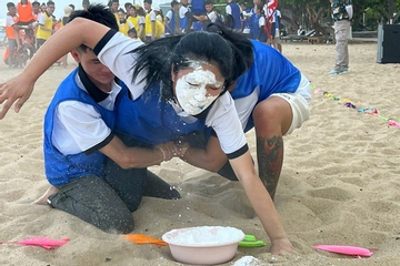 Nhẹ cả người vì năm nay công ty không có tiền đi team building