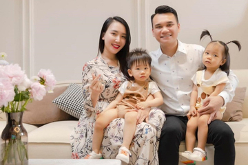 Khắc Việt: 'Tôi và vợ có kinh tế, không có nhu cầu để con làm thương mại'