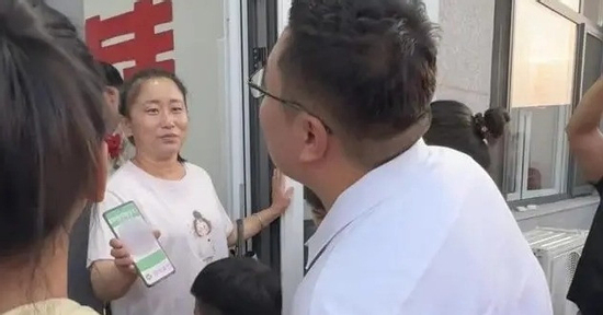 Bị ép chuyển tiền mới được đón dâu, phản ứng của chú rể khiến nhà gái bàng hoàng