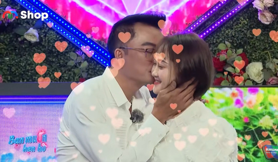 Chờ 10 năm mới được mai mối, ông chủ vườn mít nói 1 câu khiến đàng gái xiêu lòng