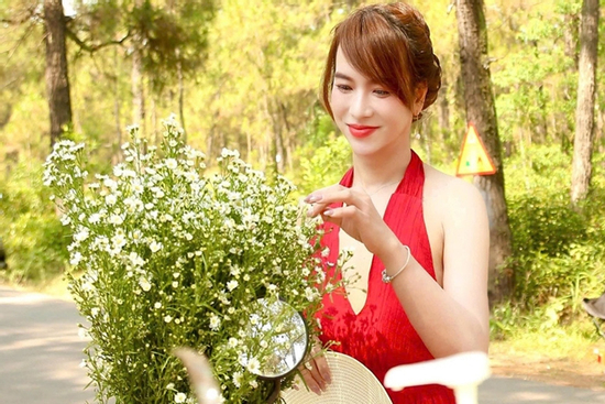 Sự thay đổi ngỡ ngàng của ‘người chồng chuyển giới thành nữ’ sau 8 năm hôn nhân