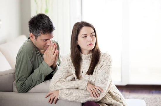 Chồng ngoại tình, vợ vì các con mà tha thứ nhưng hành động sau đó lại tố cáo sự thật ngược lại