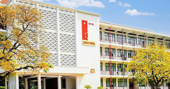 Đại học Bách khoa Hà Nội lên tiếng vụ sinh viên nghi ngộ độc sau bữa cơm quân sự