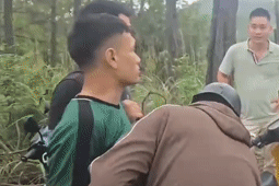 Sau các vụ cướp ngân hàng: Dưới gầm bàn của giao dịch viên có thứ gì lợi hại?