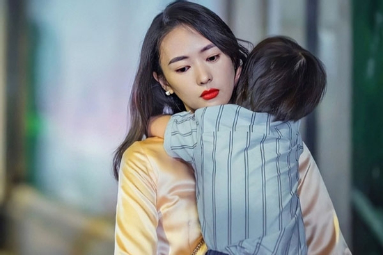 Từng tha thứ cho chồng ngoại tình, không ngờ có ngày gái trẻ bế con đến tận nhà nhận bố