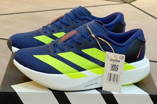 Giày Adidas, Nike, Puma giả, giá vài trăm nghìn một đôi bán khắp nơi ở TP.HCM