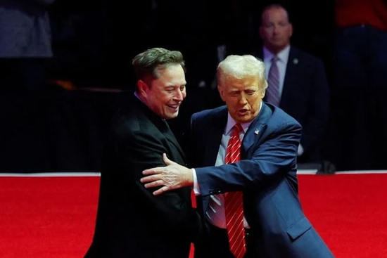 Ông Trump dọa cắt hợp đồng chính phủ với Musk, tỷ phú trách Tổng thống 'vô ơn'
