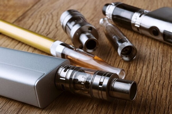 Thiếu niên 15 tuổi nhập viện do ngộ độc thuốc lá điện tử