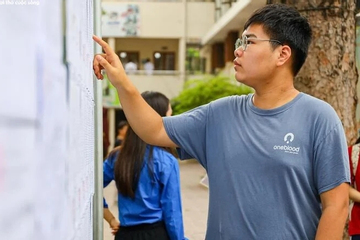 Thi lớp 10 Hà Nội: Phát hiện 1 thí sinh mang điện thoại vào phòng thi