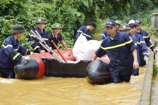 Mưa lớn kéo dài, nhiều nơi ở Lai Châu ngập sâu, sạt lở