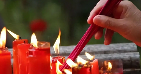 Khung giờ vàng thắp hương ngày mai – Rằm tháng 5 âm lịch 2025 để đắc được cát lành, vạn sự như ý