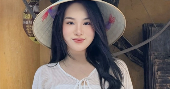 Diện mạo tuổi 23 con gái lớn của Á hậu Trịnh Kim Chi và đại gia Trấn Phương