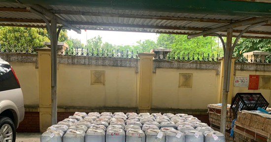 Hà Nội: Phát hiện hơn 2.600 lít nước mắm không rõ nguồn gốc