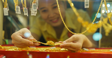 Giá vàng dự báo lên cao trước áp lực mới hàng nghìn tỷ USD của Mỹ