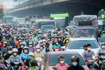 Hà Nội cấm xe máy xăng dầu chạy trong Vành đai 1 từ tháng 7/2026