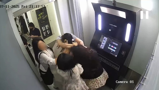 Công an vào cuộc vụ cô gái Việt tố bị du khách Hàn hành hung tại tiệm photobooth