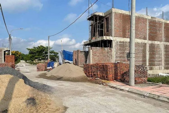 Giá vật liệu xây dựng tăng cao ngất, người dân, doanh nghiệp lo 'méo mặt'
