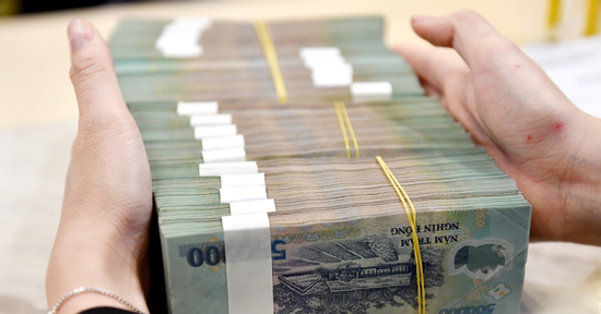 Lãi suất ngân hàng hôm nay 15/7/2025: Gửi từ 100 triệu đã được tặng thêm lãi suất