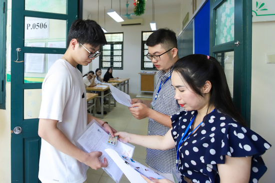 9 thủ khoa đạt điểm tuyệt đối 30/30