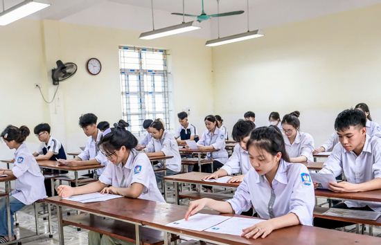 Vĩnh Phúc có điểm thi tốt nghiệp THPT năm 2025 cao nhất trong 63 tỉnh, thành cũ