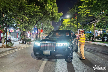 CSGT Hà Nội hóa trang 'theo dấu' tài xế rời quán nhậu, 30 phút xử lý 10 'ma men'
