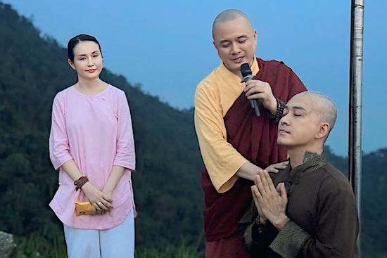 Ca sĩ Tuấn Hưng bất ngờ cạo trọc đầu