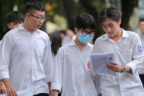 Điểm sàn xét tuyển 2025 vào loạt đại học top đầu TP.HCM giảm tới 4 điểm