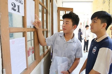 Phụ huynh Hà Nội tiếc nuối vì con đỗ nguyện vọng 3 nhưng không thể đăng ký trường tuyển 'tràn tuyến'
