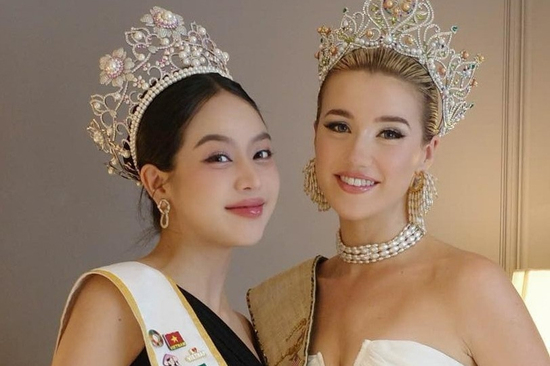 Hành động của Thanh Thủy với đương kim Hoa hậu Trái Đất gây chú ý