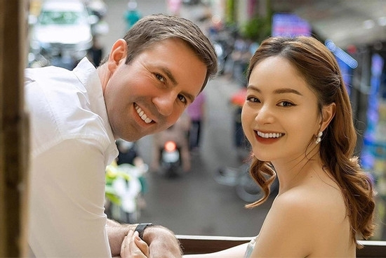 Diễn viên Lan Phương thông báo ly thân chồng Tây