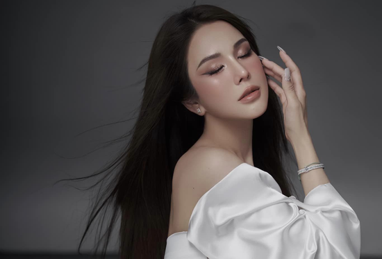 Hậu ly hôn, bà mẹ hai con Diệp Lâm Anh vẫn khiến người hâm mộ chao đảo vì sắc vóc như thuở đôi mươi