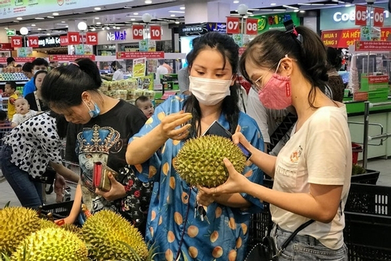 Sầu riêng Ri6 tại TP.HCM rẻ chưa từng thấy, người dân đổ xô mua