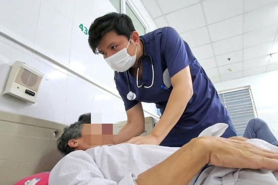 Điếc đột ngột, viêm màng não do ăn món 'khoái khẩu'