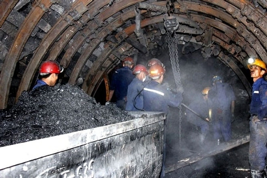 Một giám đốc điều hành mỏ tử vong, nghi do ngạt khí hầm lò