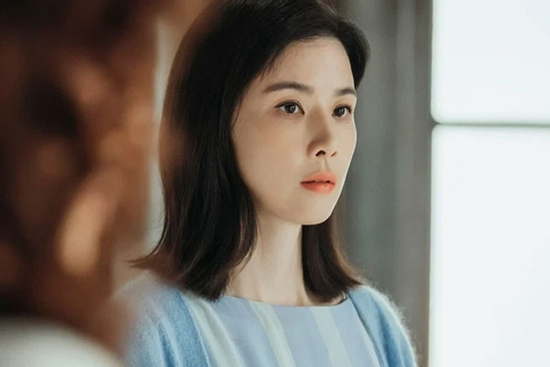 Sau ly hôn, chồng cũ bất ngờ đưa cho tôi một món quà khiến tôi bật khóc