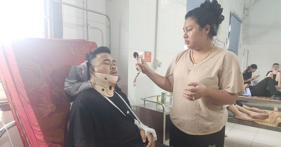 Vụ lật xe ở Hà Tĩnh 10 người chết: Một bệnh nhân nguy cơ liệt do gãy đốt sống cổ