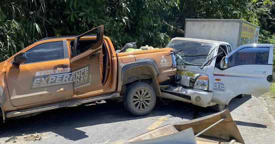 Đoàn xe cứu trợ vùng lũ Nghệ An gặp tai nạn liên hoàn