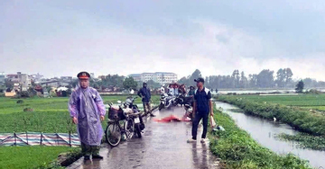 Đi làm đồng, một người phụ nữ ở Hà Nội bị sét đánh tử vong