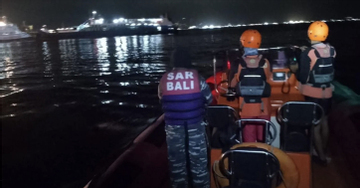Phà chở 65 người chìm ngoài khơi Bali, nhiều người mất tích và thiệt mạng