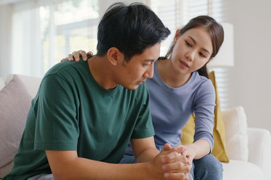 Vợ muốn chu cấp hàng tháng cho bố mẹ: 'Cuộc chiến' giữa quan điểm báo hiếu và tương lai gia đình