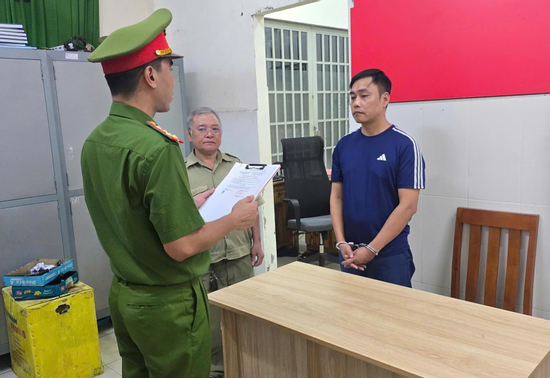 Lừa làm thủ tục xuất khẩu lao động, nam giám đốc chiếm đoạt tiền tỷ