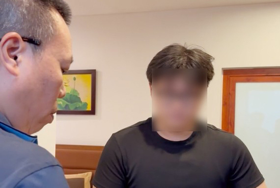 Nam sinh Hà Nội kể phút giáp mặt công an giả trên Zoom, 'mụ mị' làm theo chỉ dẫn