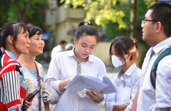 Những khối ngành nào sẽ dẫn đầu điểm chuẩn xét tuyển đại học 2025?