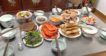 Chàng rể miền Nam ăn giỗ ở Bắc, mê tít 1 món đặc sản trong mâm cỗ Hải Phòng