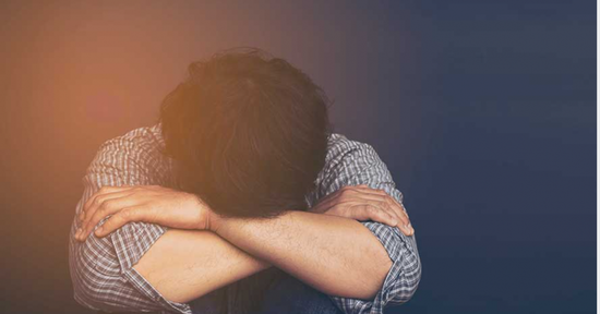 Nam thanh niên phải khám tâm thần vì chứng sợ các buổi họp
